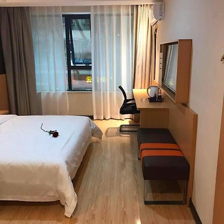 7 Days Premium Chongqing Jiangbei International Airport Branch Hotell Eksteriør bilde