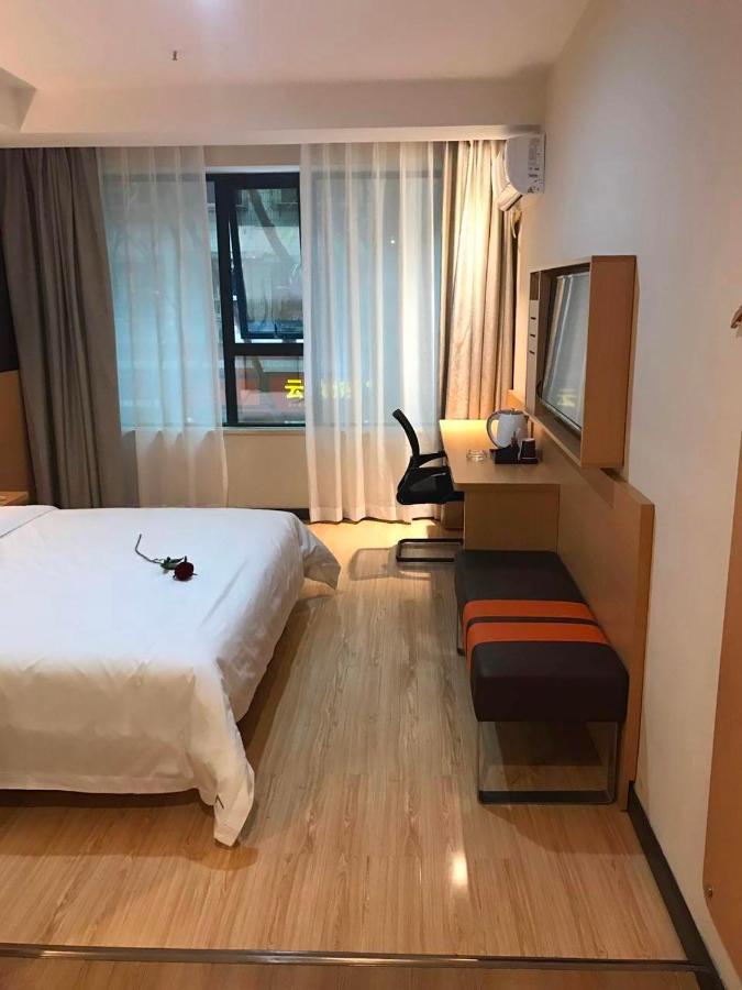 7 Days Premium Chongqing Jiangbei International Airport Branch Hotell Eksteriør bilde