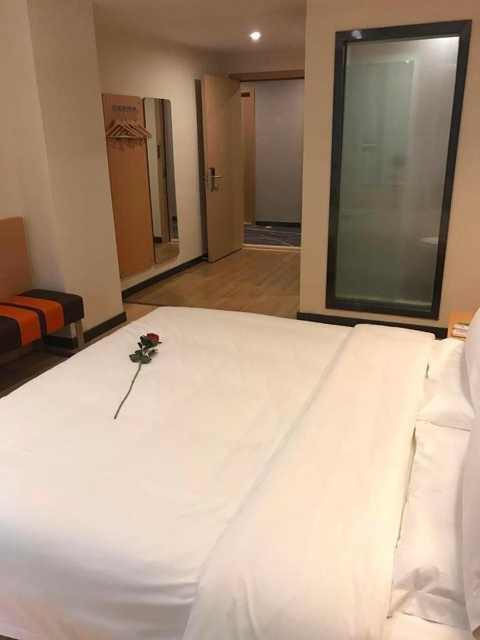 7 Days Premium Chongqing Jiangbei International Airport Branch Hotell Eksteriør bilde