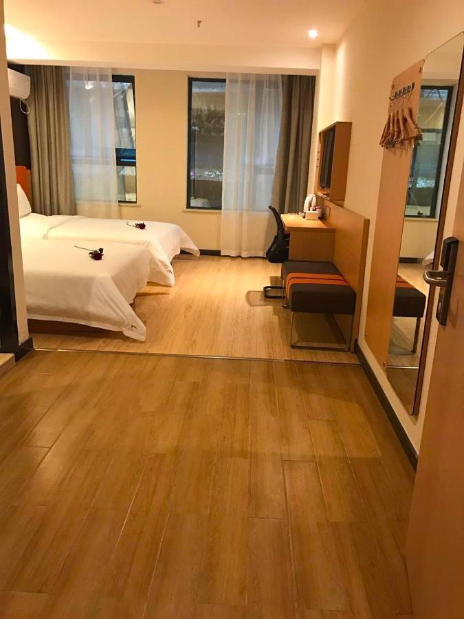 7 Days Premium Chongqing Jiangbei International Airport Branch Hotell Eksteriør bilde