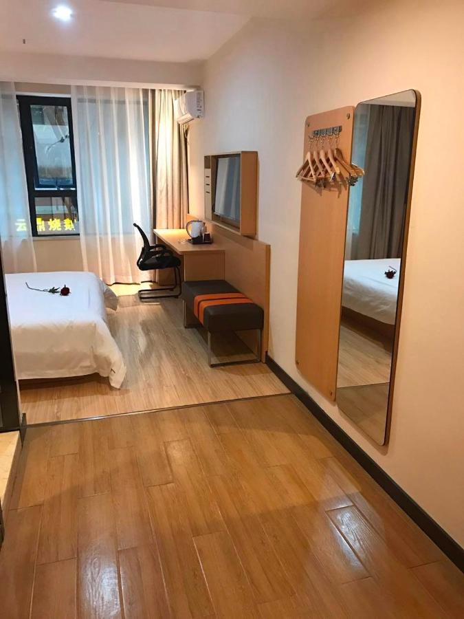 7 Days Premium Chongqing Jiangbei International Airport Branch Hotell Eksteriør bilde