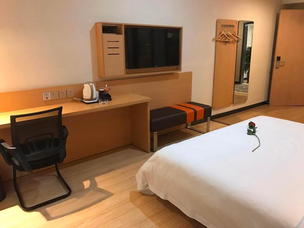 7 Days Premium Chongqing Jiangbei International Airport Branch Hotell Eksteriør bilde